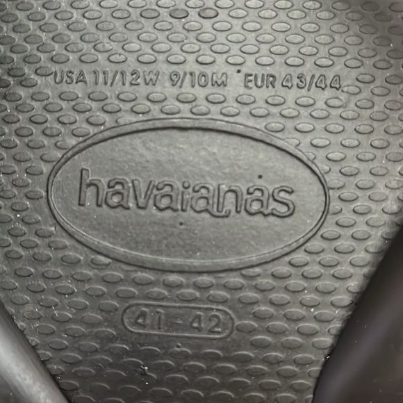 Havaianas  black summer thong sandals,soft rubber US 11 -12 W 9 - 10 M EU 41-42 - Picture 3 of 8